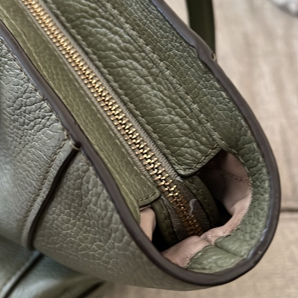 Michael Kors purse. Good condition. - Picture 7 of 9